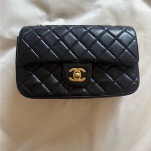 Stylish Black Quilted Turn-Lock Shoulder Bag